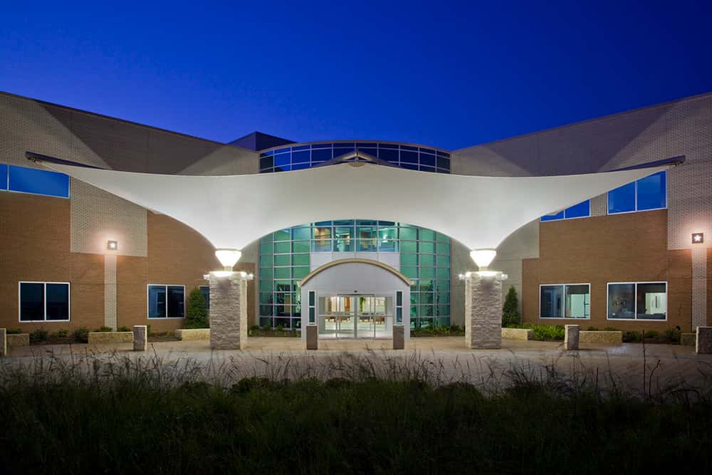 Velarias para áreas comunes de un hotel.